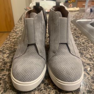 Felicia wedge sneaker like new